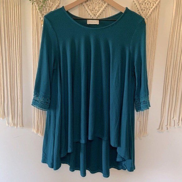 Altar'd State Tops - ALTAR'D STATE Women's Embroidered Sleeve Hi Low Tunic Top Teal Blue Size Medium